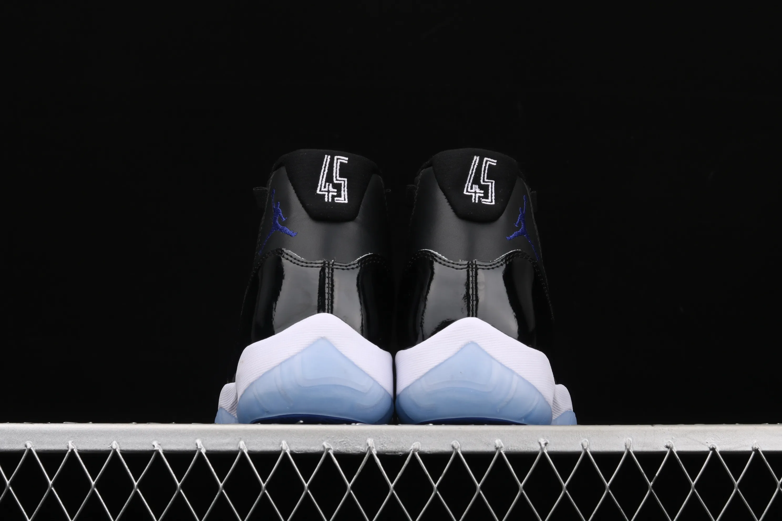 All categories Air Jordan Jordan series basketball shoes Air Jordan 11 X version Air Jordan 11 Space Jam AJ11 Joe 11 slam dunk genuine standard genuine carbon fiber basketball shoes 378037-003